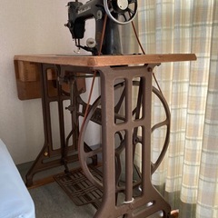 ペダル式ミシンの画像