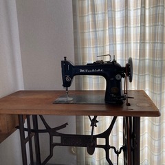 ペダル式ミシンの画像