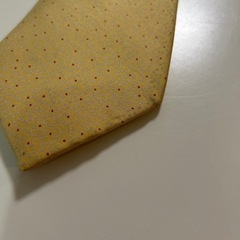 HERMES エルメス ネクタイ レギュラータイ イエロー黄色系 ベージュ ゴールドドット SILK　シルク　絹　100％ 長さ　約154センチ 大剣幅　約9センチ 箱メンズ（men’s）男性用、紳士 ユニセックス男女兼用の画像