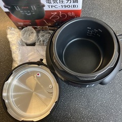 A2511-191 TAISHI 電気圧力鍋 TPC-190 ブラック 2020年製 1台7役 3合炊き 中古美品の画像