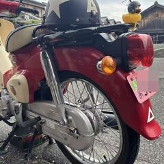 ホンダ スーパーカブ110cc    60周年アニバーサリー 　低走行距離　自賠令和10年3月まで　メット付きの画像