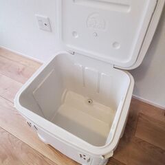 Igloo（イグルー）アイスキューブ 60QT マリン ウルトラ ローラークーラー（約56.8L）中古・良好品の画像