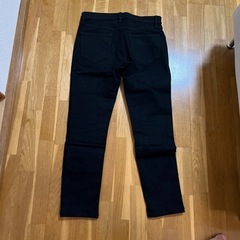 UNIQLOスキニーズボンブラックLサイズの画像