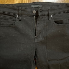 UNIQLOスキニーズボンブラックLサイズの画像