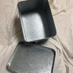 高18✖️横27✖︎縦20.5㎝　トタンボックスの画像