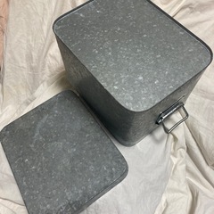 高18✖️横27✖︎縦20.5㎝　トタンボックスの画像