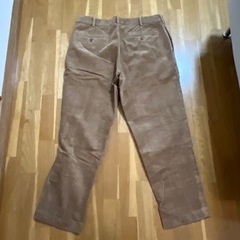 UNIQLOコーデュロイズボンベージュLサイズの画像