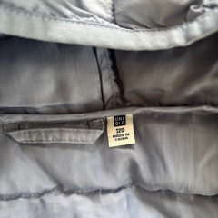 120 女子　ユニクロジャンパー　の画像