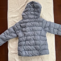 120 女子　ユニクロジャンパー　の画像