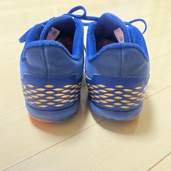 ニューバランススニーカー23.5cm  ブルーの画像