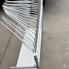 山善キャスター付スラックスハンガーの画像