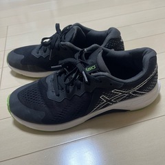 アシックススニーカー23.5cm ブラック　ホームクリーニング済の画像