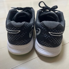 アシックススニーカー23.5cm ブラック　ホームクリーニング済の画像