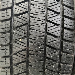 スタッドレスタイヤの画像