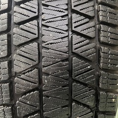 スタッドレスタイヤの画像