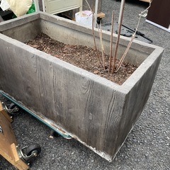 石の花壇　重量ありますの画像