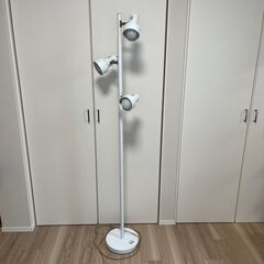 【無料】スタンドライト・照明　３灯スタンドを差し上げますの画像