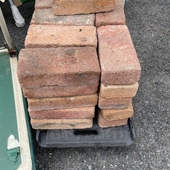 洋風のレンガ　33個ありますの画像