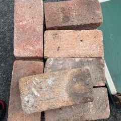 洋風のレンガ　33個ありますの画像