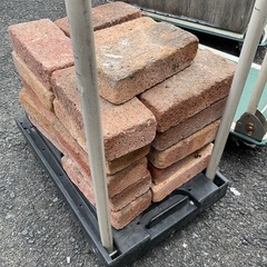 洋風のレンガ　33個ありますの画像