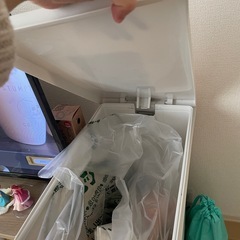 ゴミ箱の画像