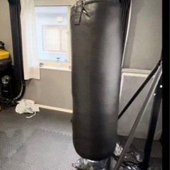 ISAMI スタンド付きサンドバッグ 黒　札幌の画像