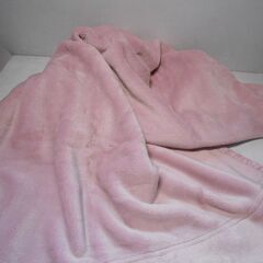【配送出来ます】暖かい 西川の厚手の毛布 西川産業 ピンクの毛布（近くなら配送も可能です。宅配もお問合せ下さい）の画像