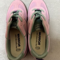 WARRORレディースシューズ新品の画像