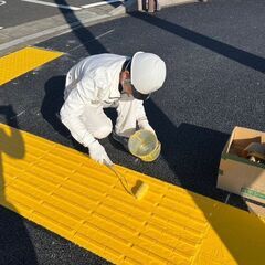 ▼正社員：ライン引きの現場作業員【未経験OK】▼ みんな未経験スタート！だから安心して始められる◎ 女性活躍中！男女も国籍も問わず輝ける会社◎ 資格取得で給与アップ！お祝い金も支給◎の画像