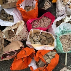 洋風　砂利　石　大量の画像