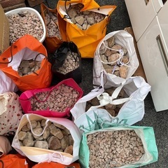 洋風　砂利　石　大量の画像