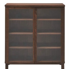 無印良品 食器棚　ウォールナット材キャビネット・ガラス扉の画像