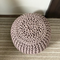 ジャスリーン・オーバーシーズ ニットプフ ニュートラルグレー　50cmの画像