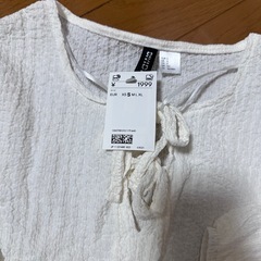 新品未使用！H&M長袖トップスの画像