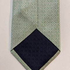 HERMES エルメス  ネクタイ レギュラータイ  ライトグリーン　緑色系 モザイク柄 SILKシルク絹100％長さ　約151センチ 大剣幅　約9センチ箱メンズmen’s男性用紳士の画像