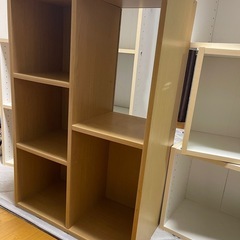 0円／引取限定　白い棚一式（カラーボックス5点）＋木目本棚1点　まとめて引取優先の画像