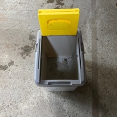 ゴミ箱の画像