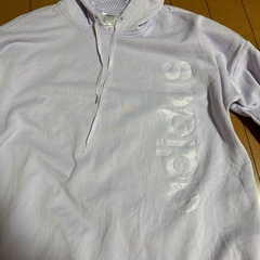 adidas 薄紫 フード付きパーカー Mの画像