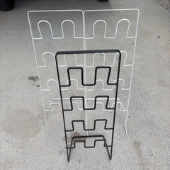 スリッパスタンド３点とスリッパ9足の画像