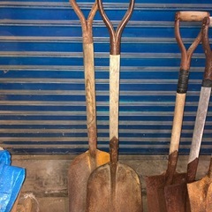 スコップ 等9個まとめ売り 角スコップ 剣先スコップ 鶴嘴 ツルハシ つるはし シャベル 除雪 土木の画像