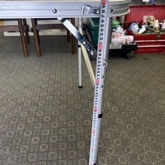 キャンプ用テープルの画像