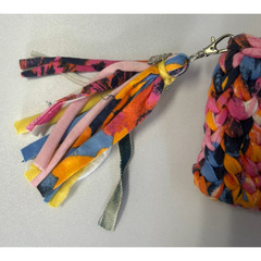 カラフル 編み込み ポーチ タッセル付き 小物入れの画像