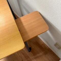 ＰＣラック　マウス置きテーブル付き　キャスター有り　本体のみの画像