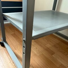ＰＣラック　マウス置きテーブル付き　キャスター有り　本体のみの画像