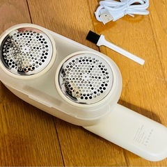 少し訳あり　ダブル6枚刃　毛玉取り器　の画像