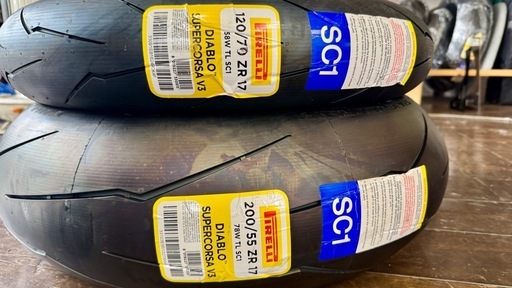 【希少品】ピレリ ディアブロ スーパー コルサ V3 SC1 120/70-17 200/55-17 前後セット 新品未使用 店舗室内保管　F2024年製/R2022年製 新品