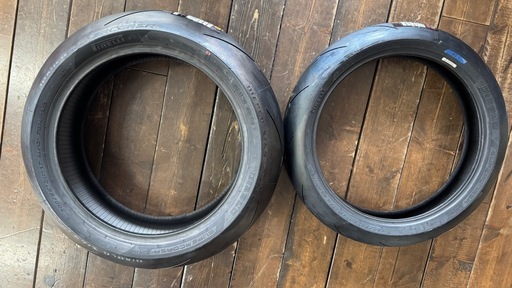 【希少品】ピレリ ディアブロ スーパー コルサ V3 SC1 120/70-17 200/55-17 前後セット 新品未使用 店舗室内保管　F2024年製/R2022年製 新品