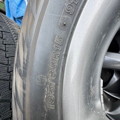 中古タイヤホイール付き スタッドレスタイヤ 4本セット 195/65R15 の画像