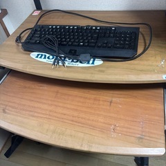 パソコンテーブルの画像