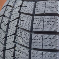 スタッドレスタイヤ　195/65R15の画像